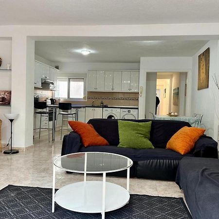 Charming 3-Bed Apartment In Fuengirola Exterior foto