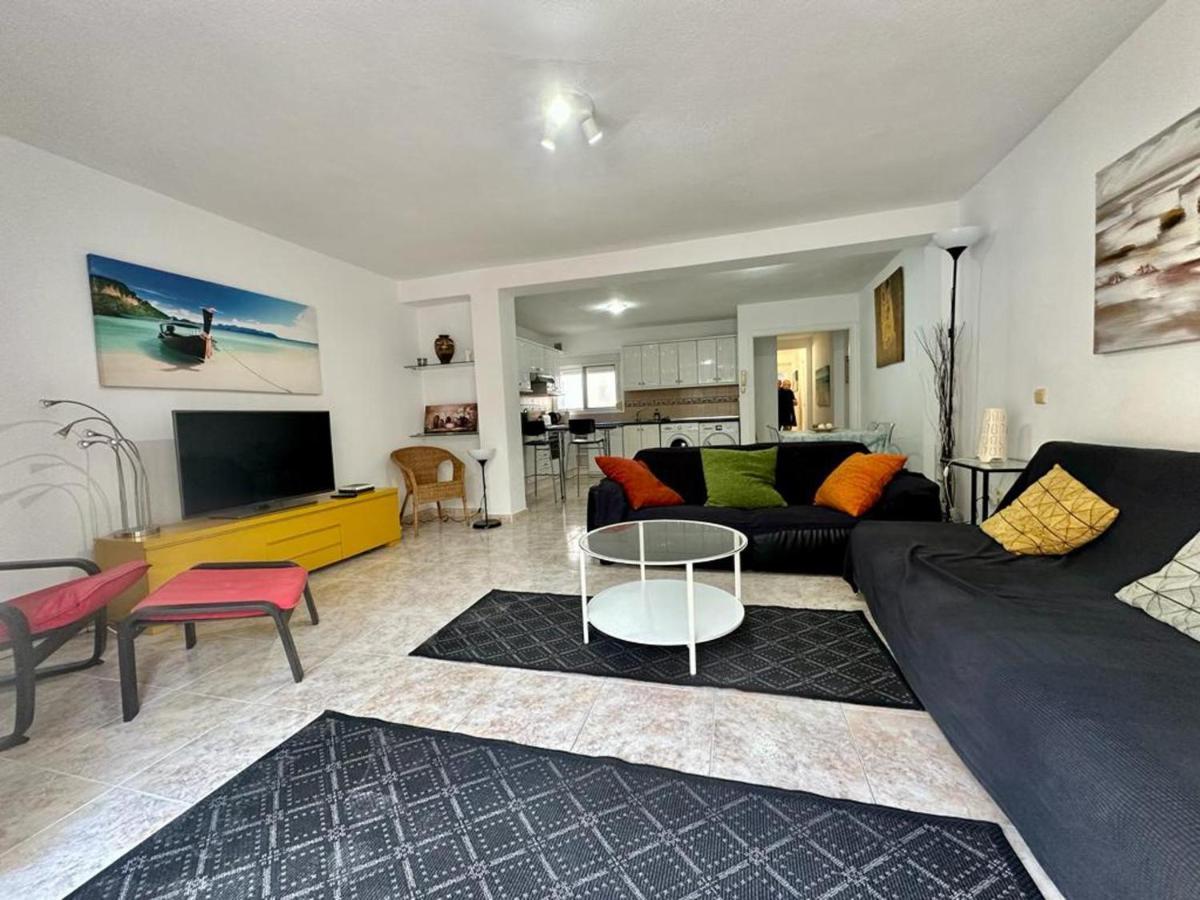 Charming 3-Bed Apartment In Fuengirola Exterior foto