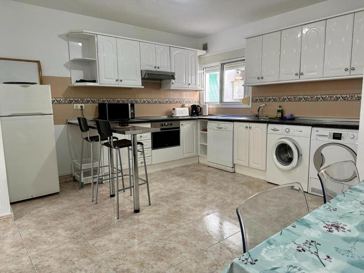 Charming 3-Bed Apartment In Fuengirola Exterior foto