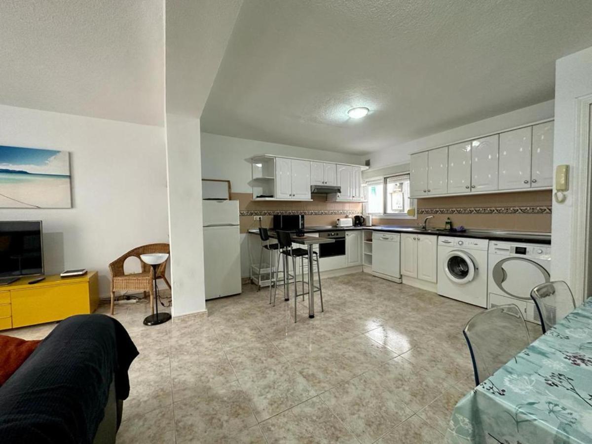 Charming 3-Bed Apartment In Fuengirola Exterior foto