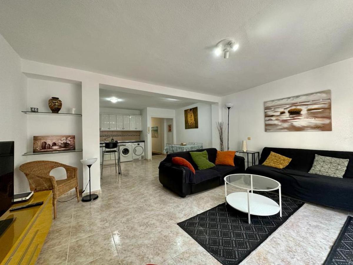 Charming 3-Bed Apartment In Fuengirola Exterior foto
