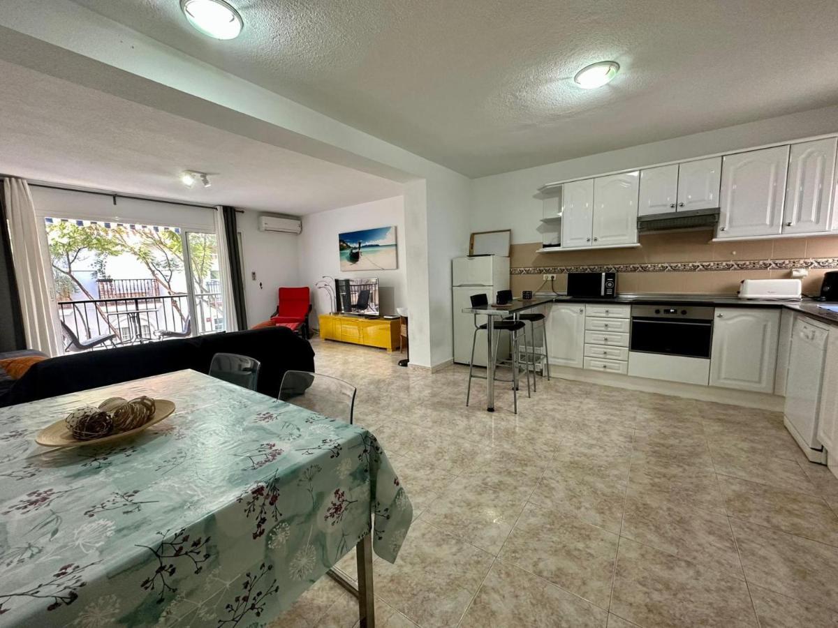 Charming 3-Bed Apartment In Fuengirola Exterior foto