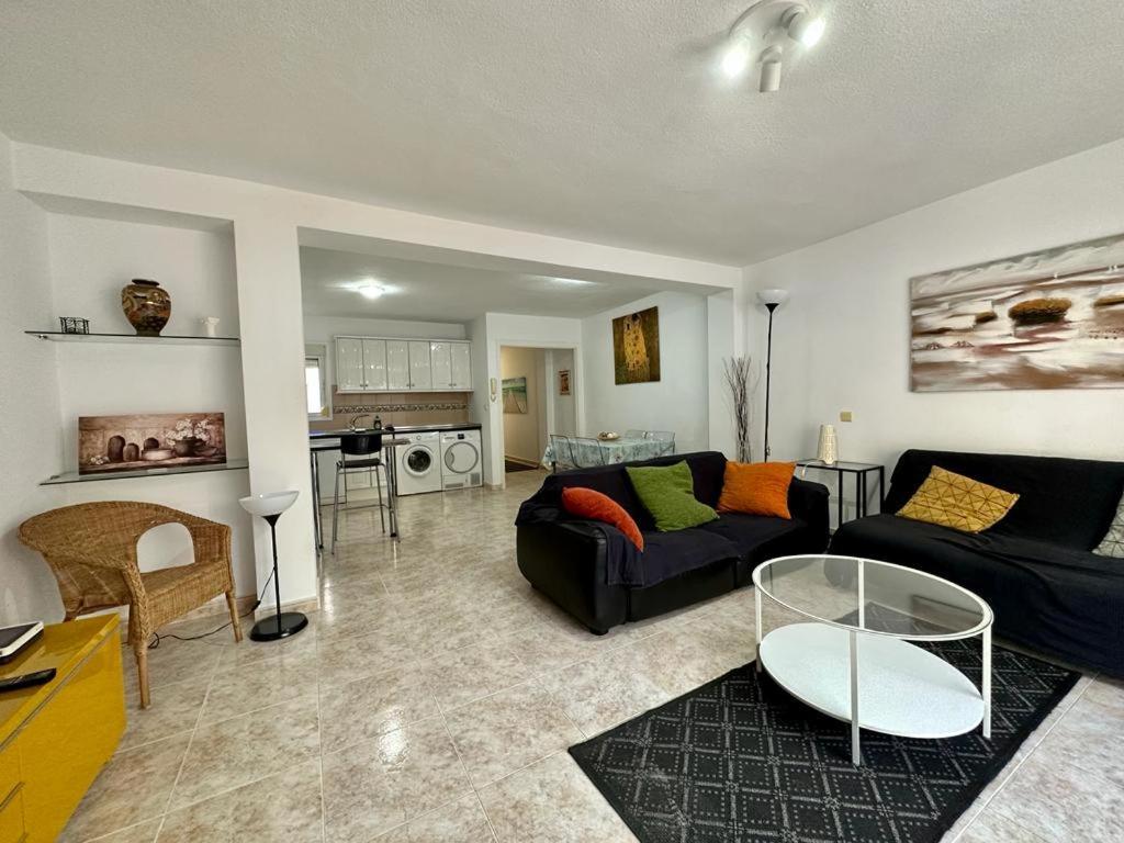 Charming 3-Bed Apartment In Fuengirola Exterior foto