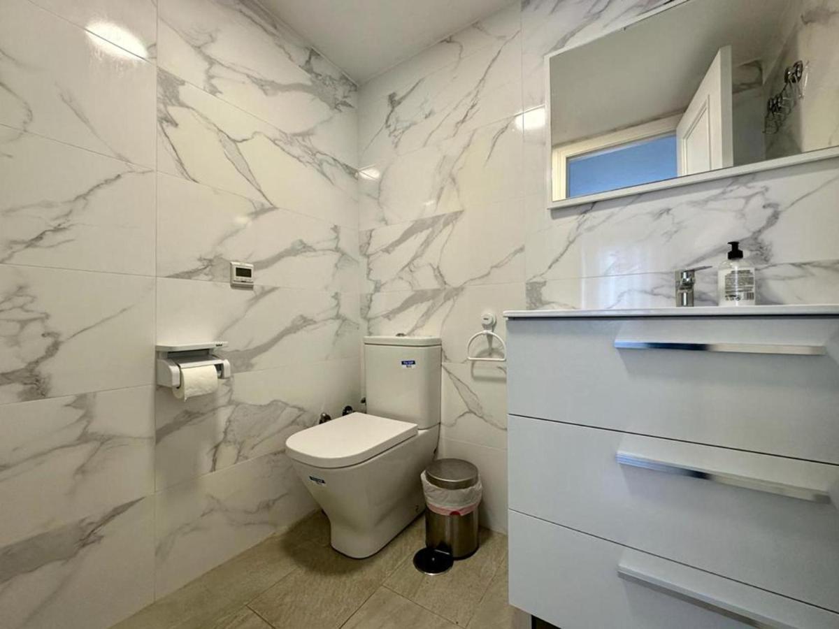 Charming 3-Bed Apartment In Fuengirola Exterior foto